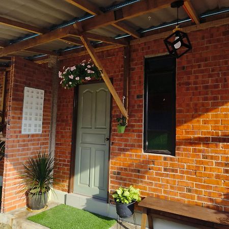 Bang Brahim Roomstay パリ・ラジャ エクステリア 写真