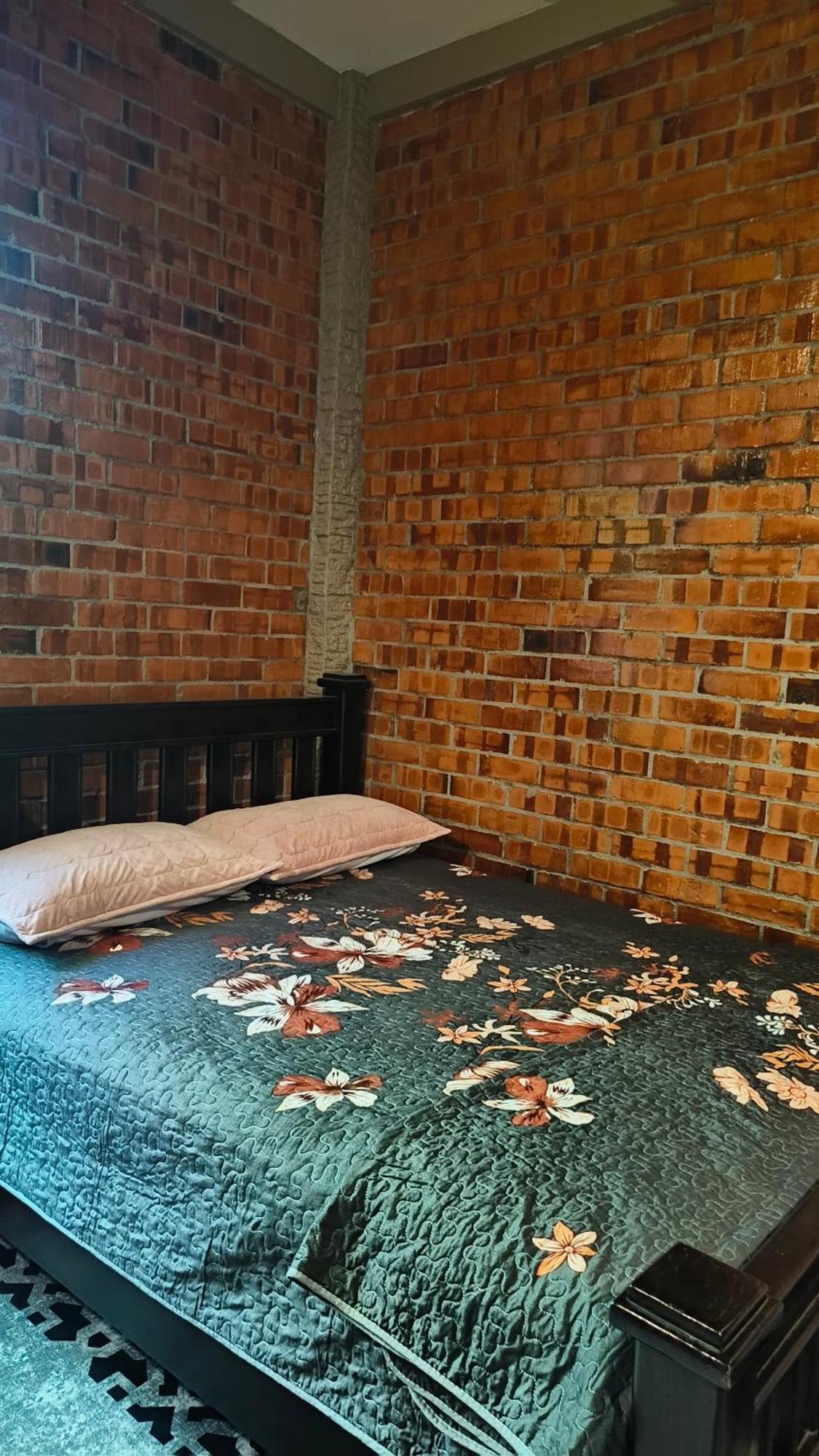Bang Brahim Roomstay パリ・ラジャ 部屋 写真